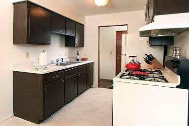 Osseo Manor - Photo 3 of 11