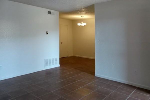 Sedona Apartments - Photo 3 of 10