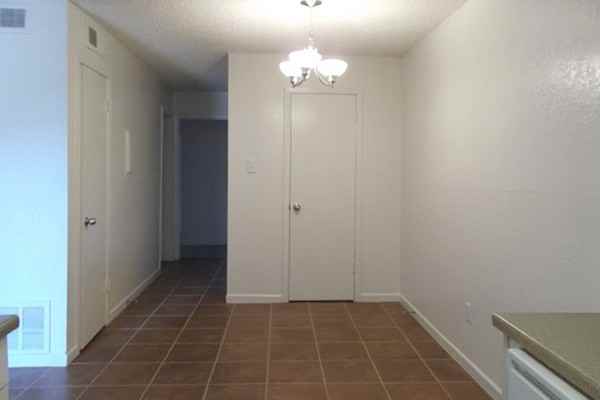 Sedona Apartments - Photo 2 of 10