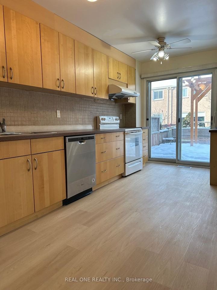 158 Observatory Lane - Photo 2 of 6