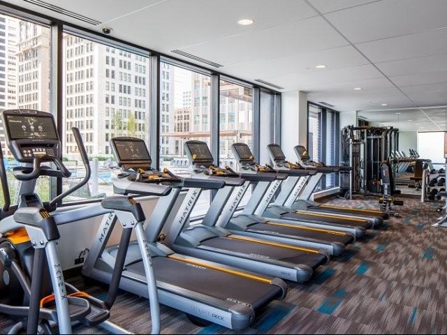 Nic on Fifth - Photo 2 of 33