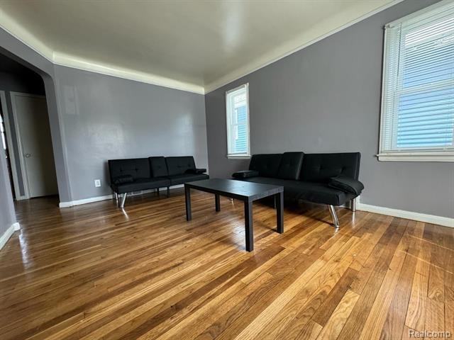 13411 Tacoma St - Photo 3 of 15