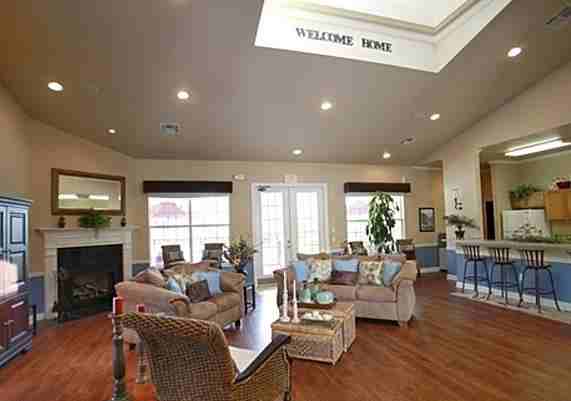 Water's Edge Apartments - Photo 3 of 21