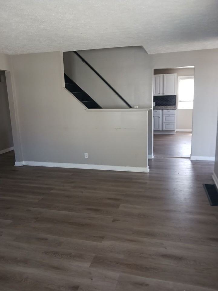 62 Farleigh Ave - Photo 2 of 25