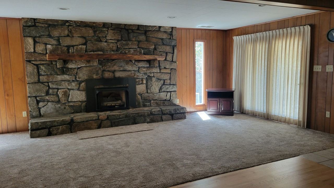 223 Cherry St - Photo 3 of 7