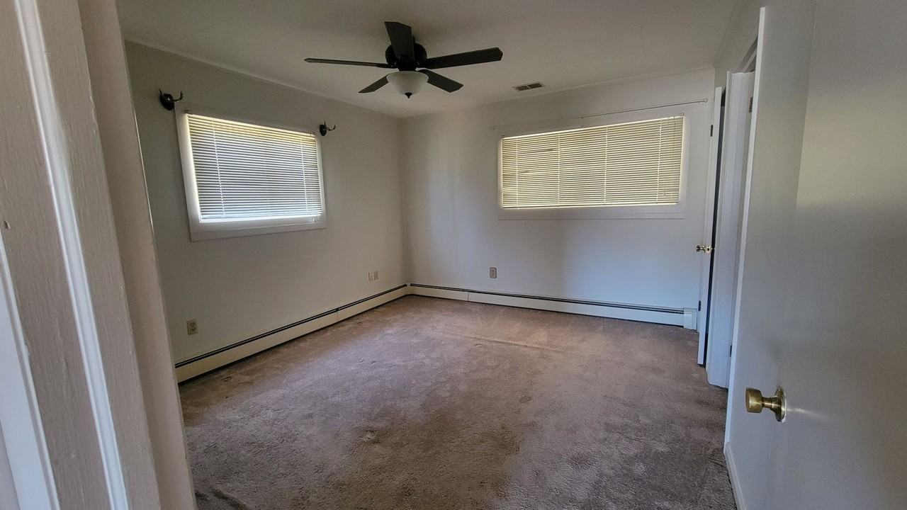 223 Cherry St - Photo 5 of 7