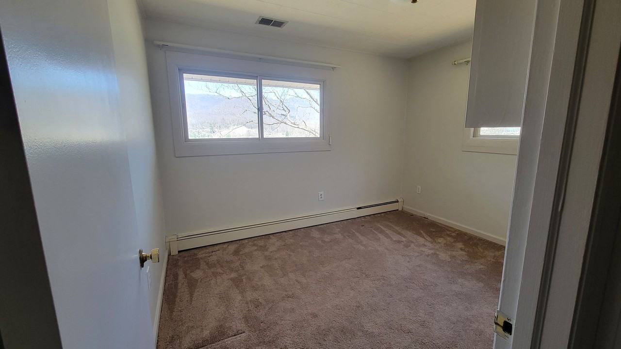 223 Cherry St - Photo 7 of 7