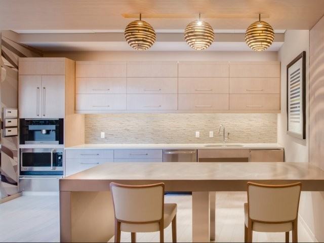 450K - Photo 3 of 18