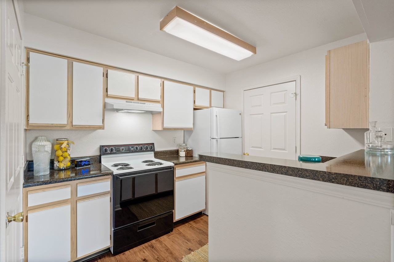 Stonebriar Woods Apartment Homes - Photo 3 of 48