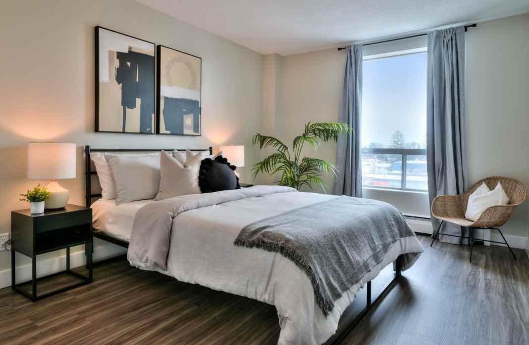 838 Pinewood Crescent Apartments 838 Pinewood Cres, Ottawa, ON K2B