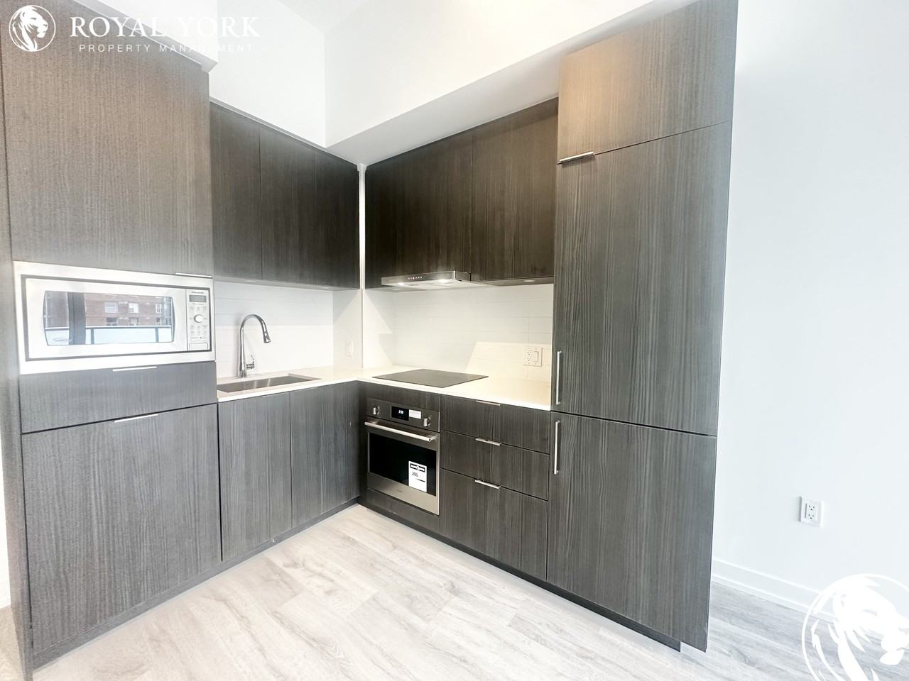 S808-8 Olympic Gdn Drive,North York, Ontario M2M 0B9 - Photo 3 of 21