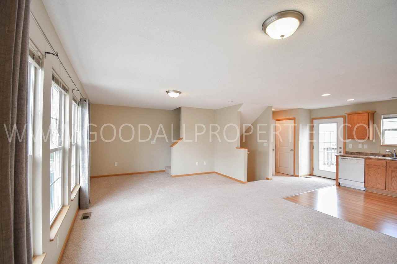 4319 153rd St - Photo 2 of 16