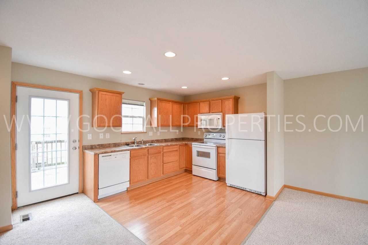 4319 153rd St - Photo 4 of 16