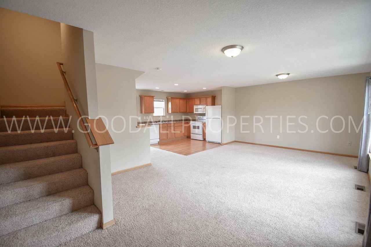 4319 153rd St - Photo 5 of 16
