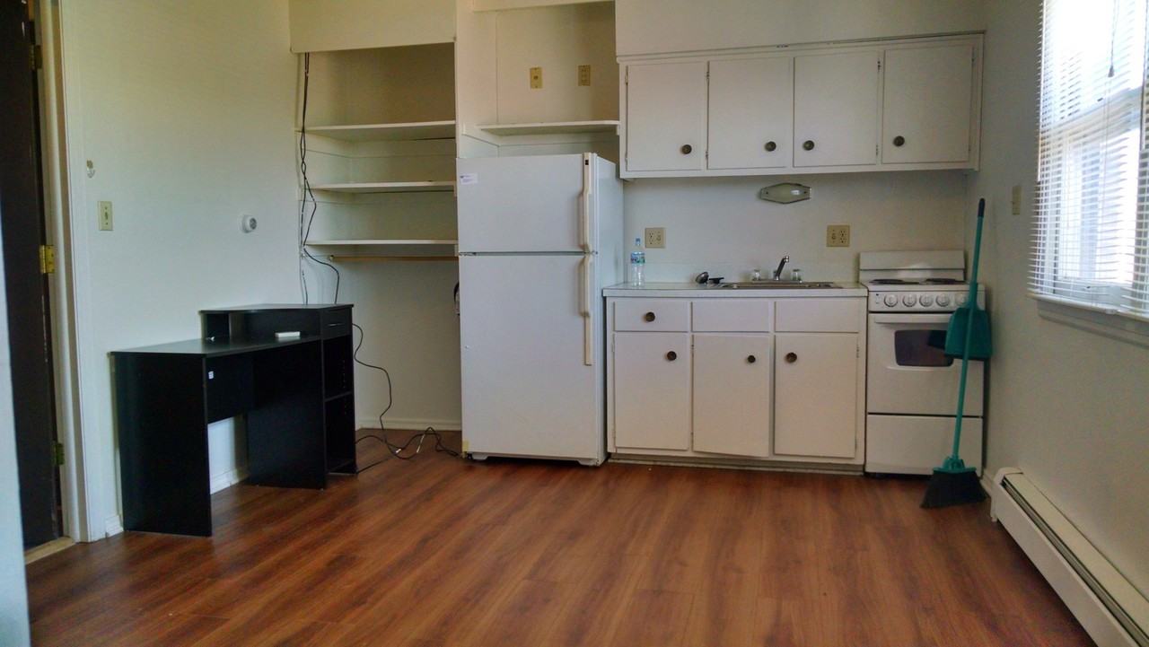 1015 W Benton St - Photo 3 of 6