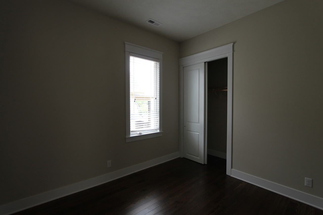 3125 S 22nd St - Photo 7 of 28