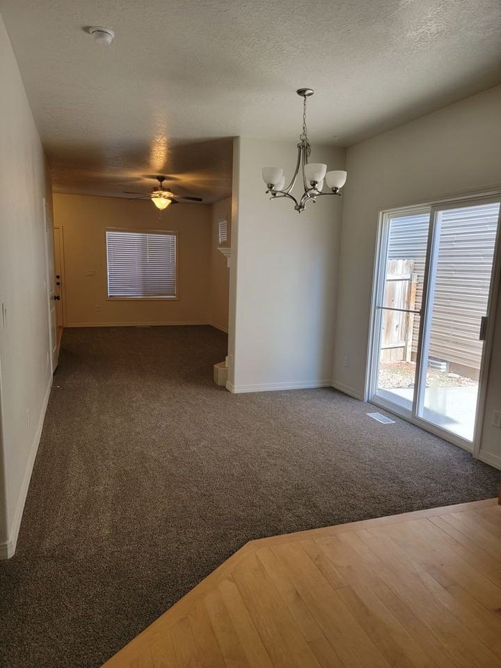 101 Barbara Dr - Photo 7 of 17