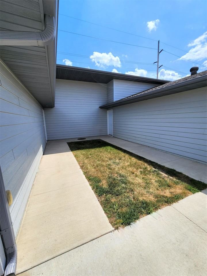 Scout Drive Town Homes - Photo 2 of 13