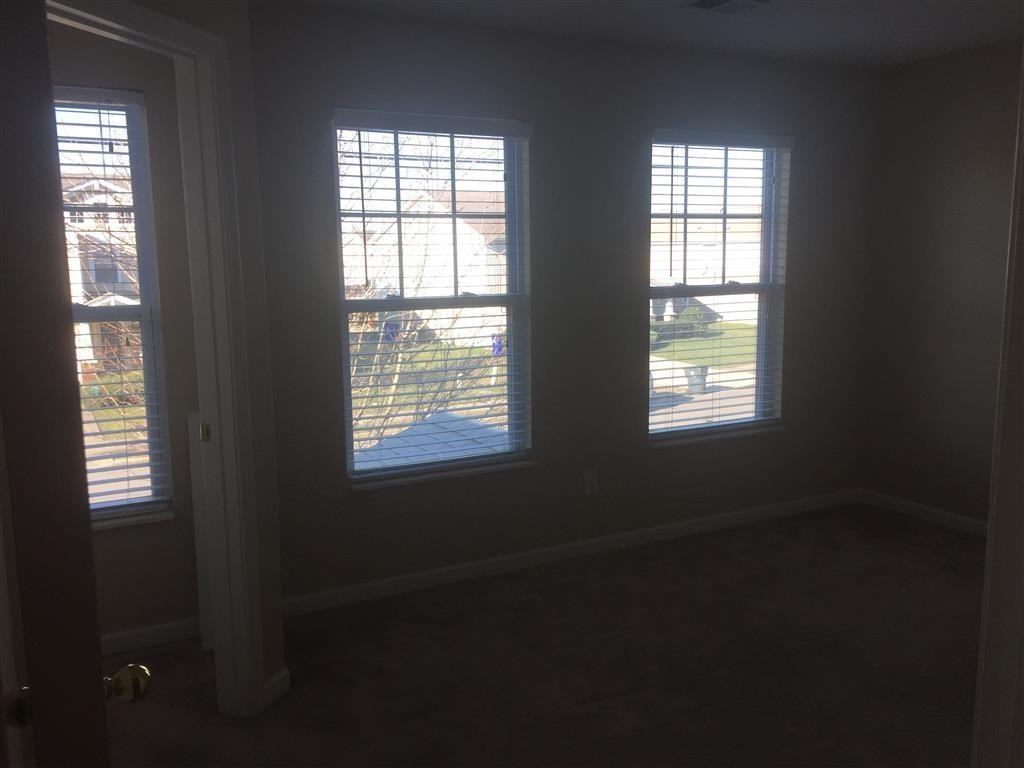 4521 Hawthorn Dr - Photo 3 of 10