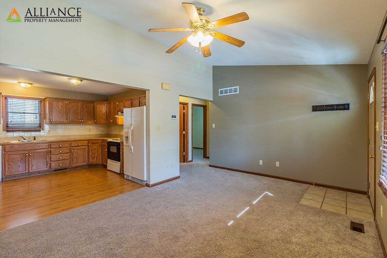 103 Lincoln Ave - Photo 2 of 36
