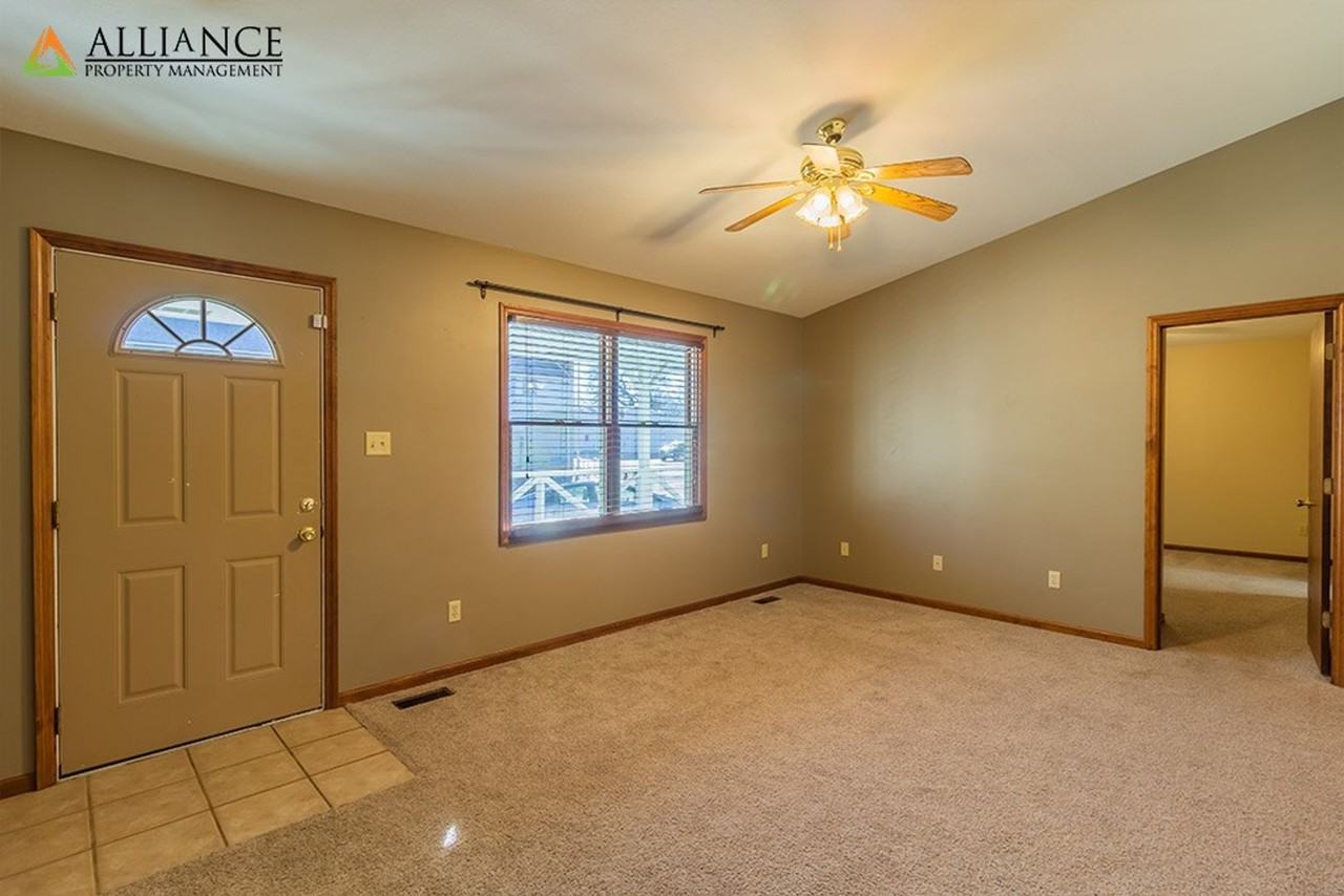 103 Lincoln Ave - Photo 3 of 36