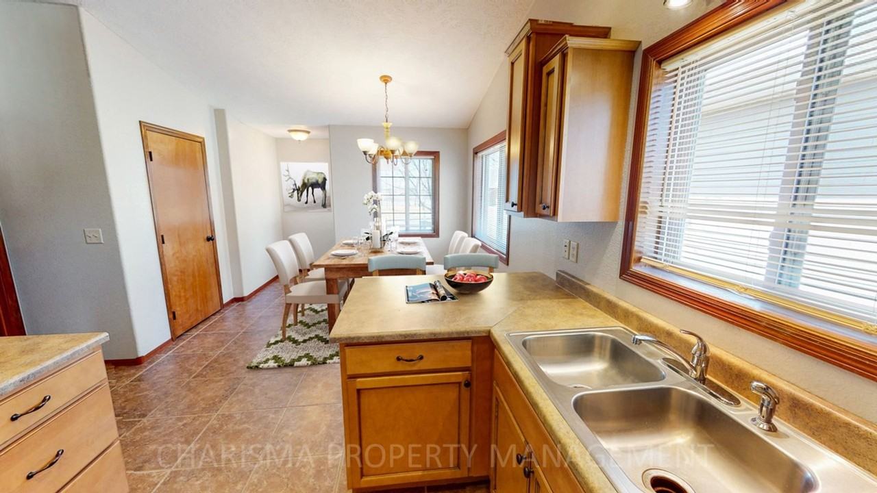 5500 W Bakker Park Dr - Photo 4 of 37