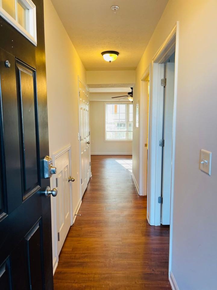1435 Taylor Grove Ln #1 - Photo 2 of 10