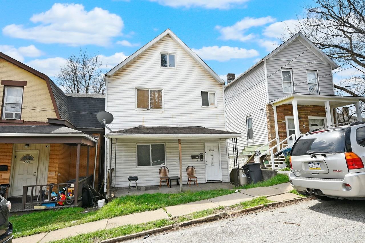 1530 Grandview Avenue - Photo 2 of 23