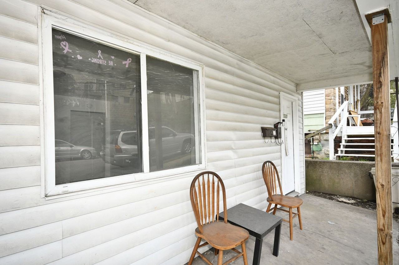 1530 Grandview Avenue - Photo 3 of 23