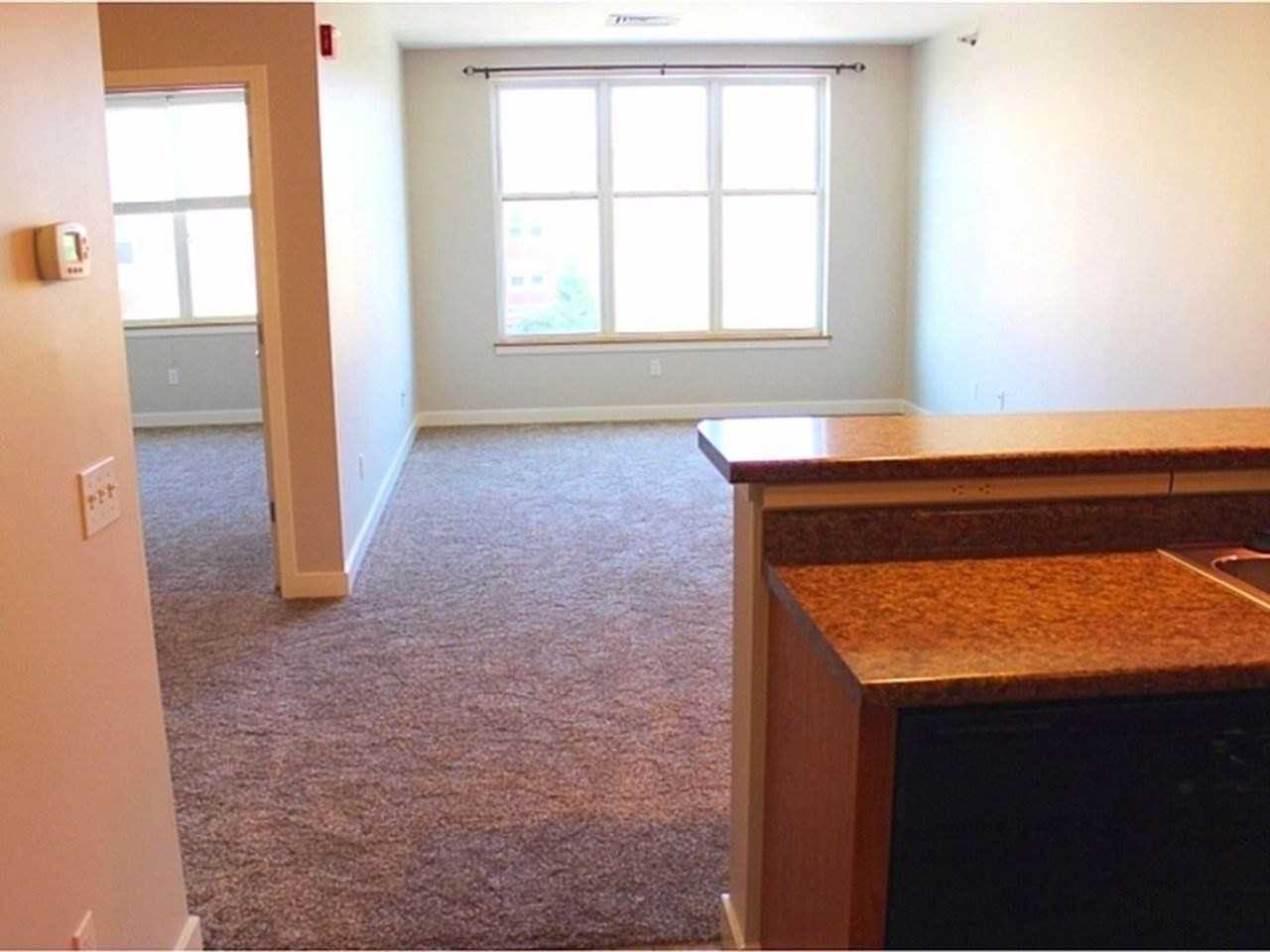 410 Farrell St - Photo 5 of 18