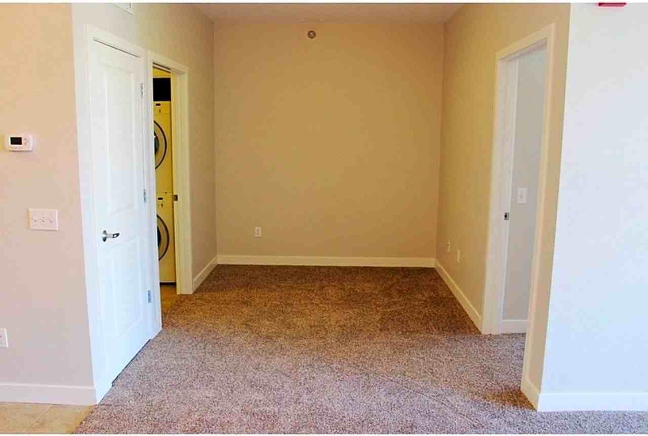 410 Farrell St - Photo 6 of 18