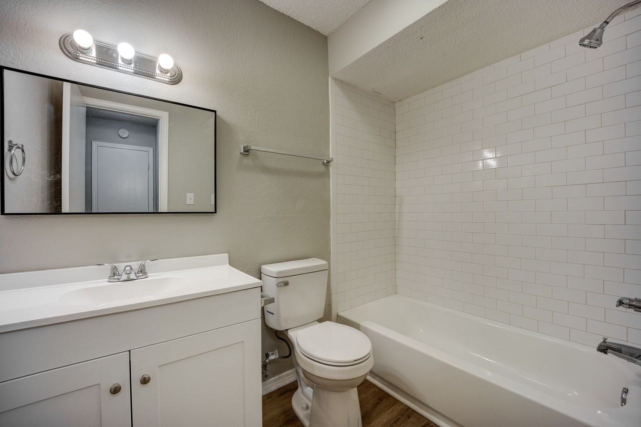 The Cherry Tree: 1 & 2 Bedroom Apartments - Photo 3 of 10