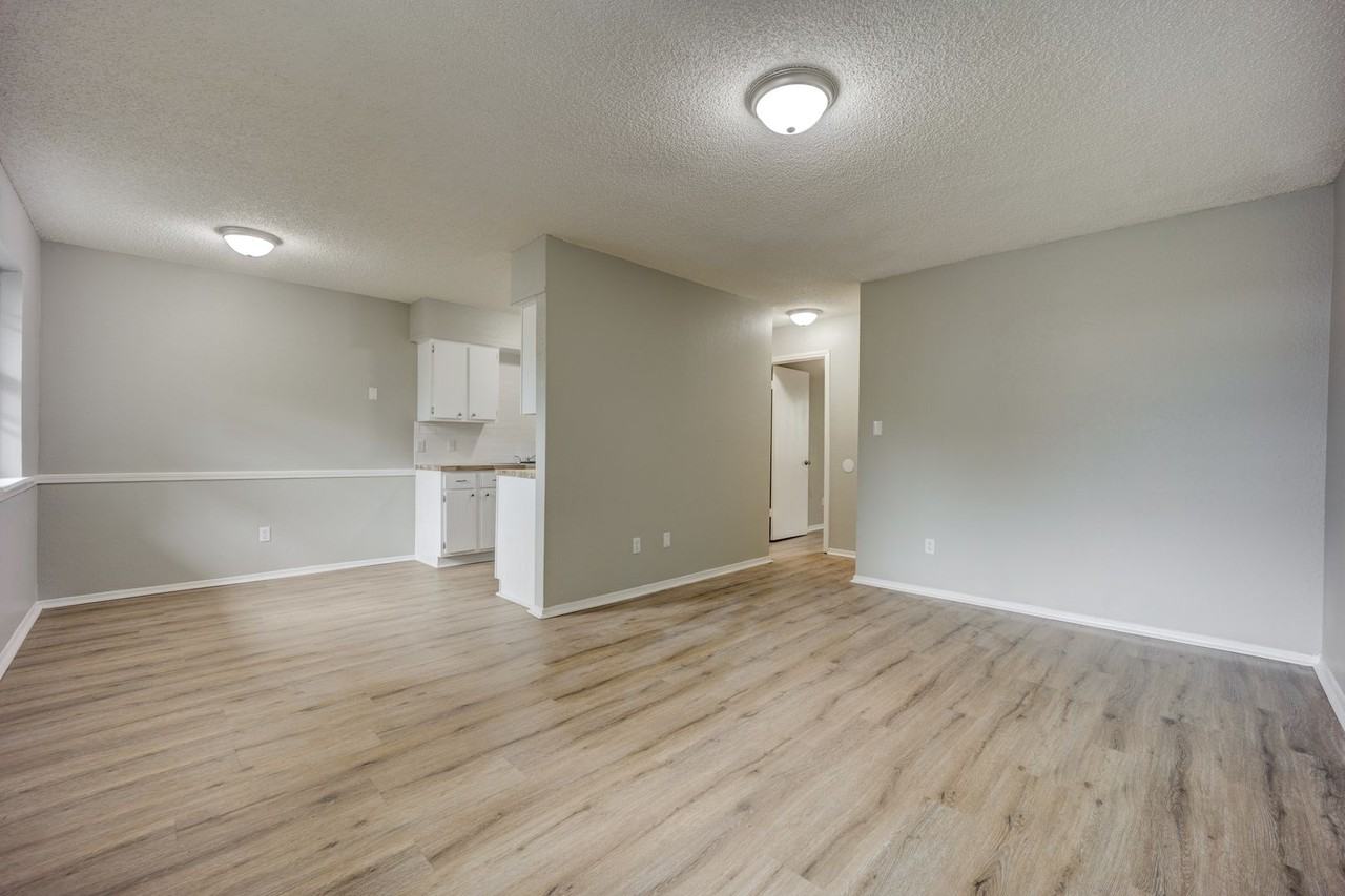 The Cherry Tree: 1 & 2 Bedroom Apartments - Photo 4 of 10