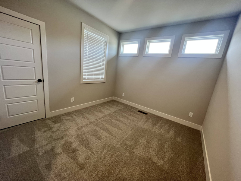 10985 S Millstone Dr - Photo 7 of 36