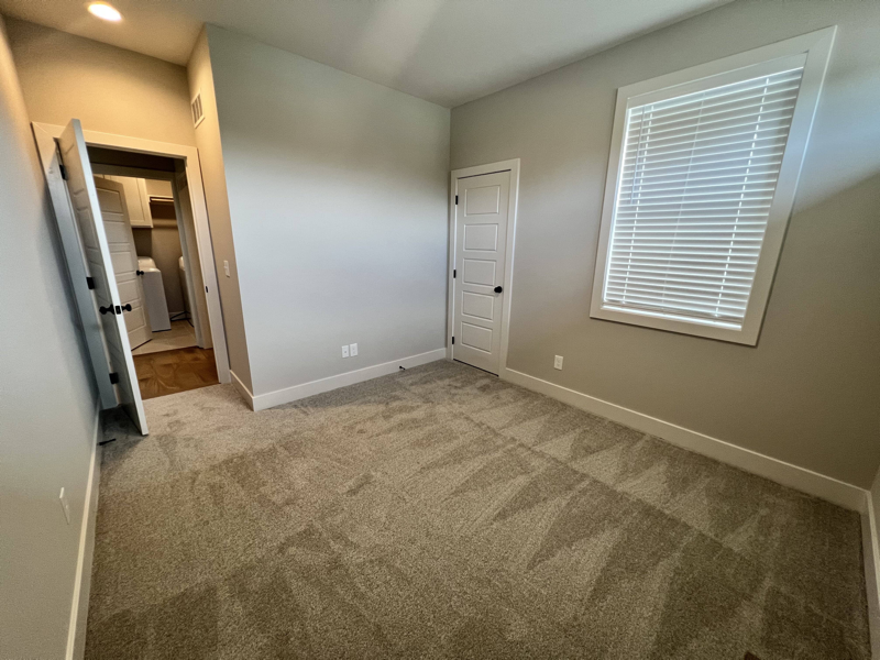 10985 S Millstone Dr - Photo 7 of 35