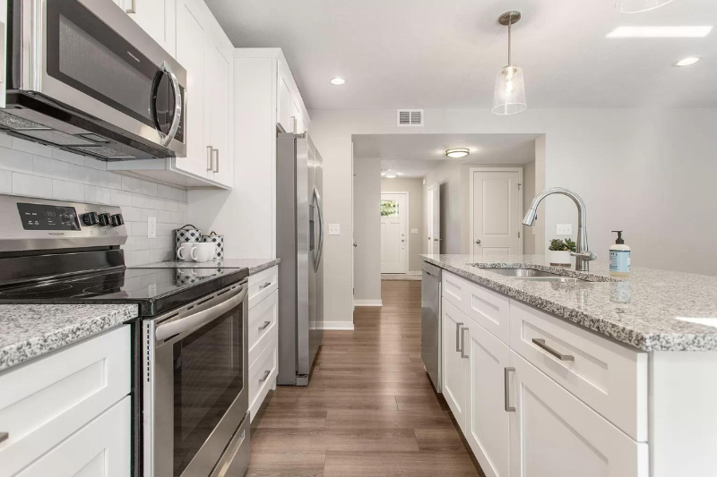 431 Felch St - Photo 3 of 19