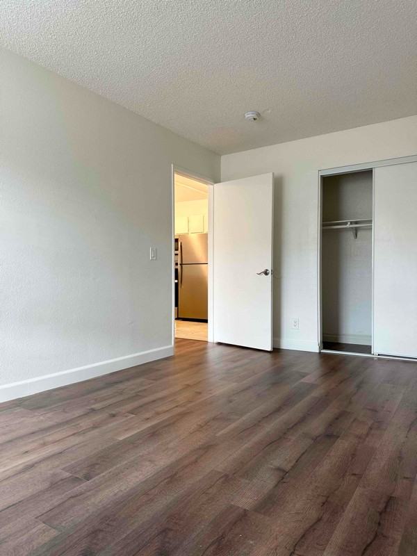 149 N Commonwealth Ave #204 - Photo 3 of 6