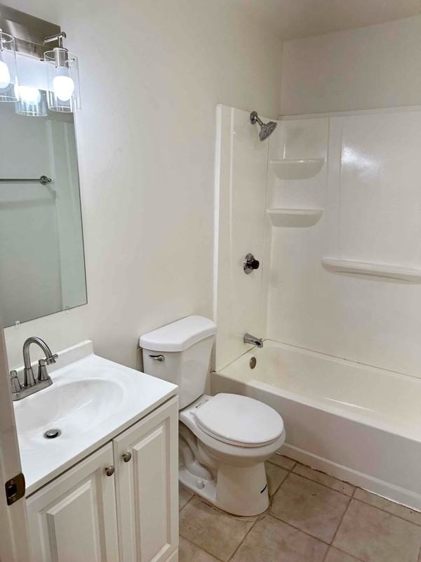 149 N Commonwealth Ave #204 - Photo 5 of 6