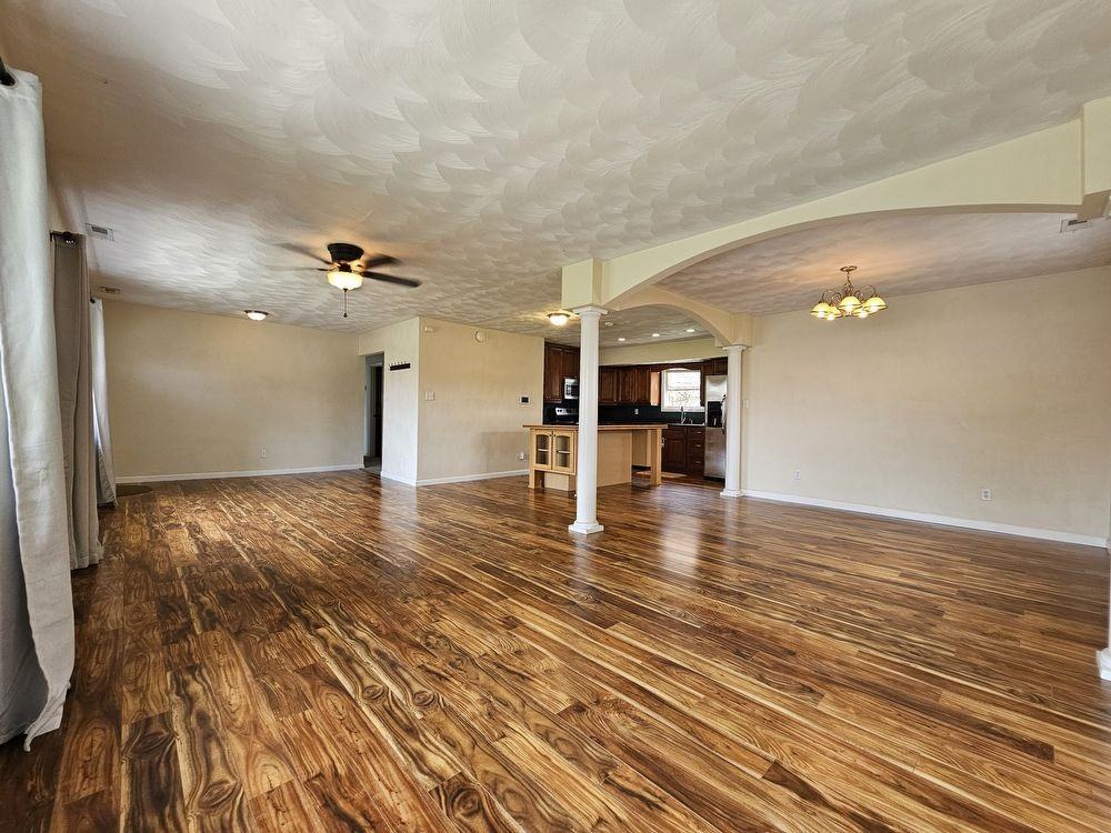 721 Farnham Ln - Photo 3 of 21