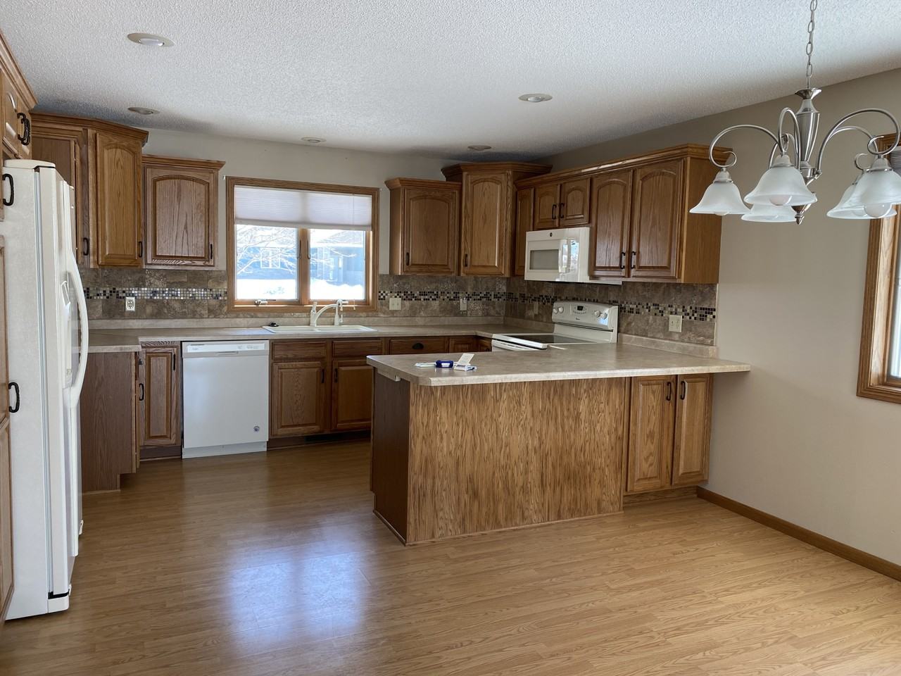 1618 Upper Trentwood Cir Ne #1 - Photo 2 of 3