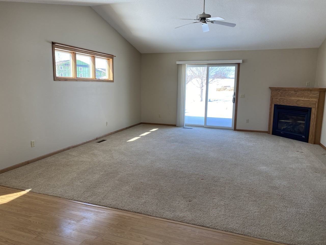 1618 Upper Trentwood Cir Ne #1 - Photo 3 of 3