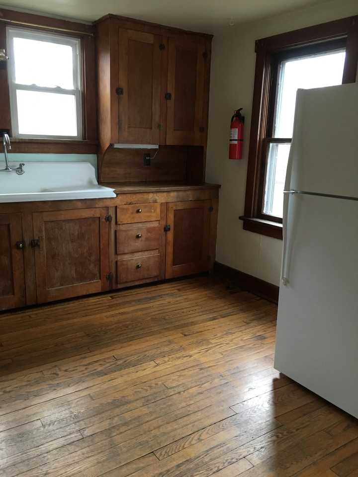 832 Elmwood St #NA - Photo 3 of 14