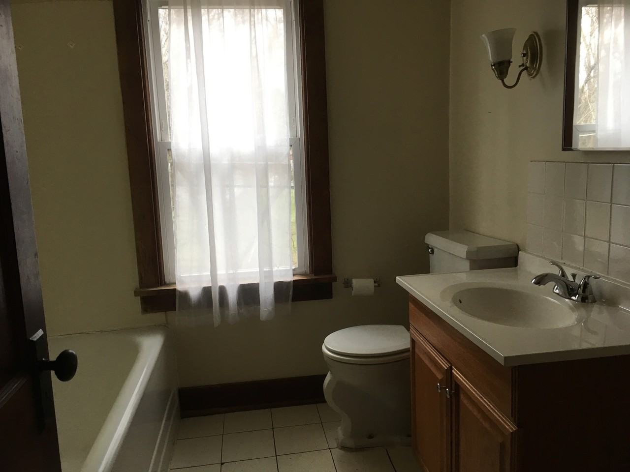 832 Elmwood St #NA - Photo 4 of 14