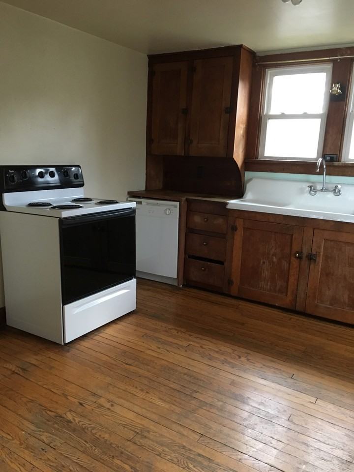 832 Elmwood St #NA - Photo 5 of 14