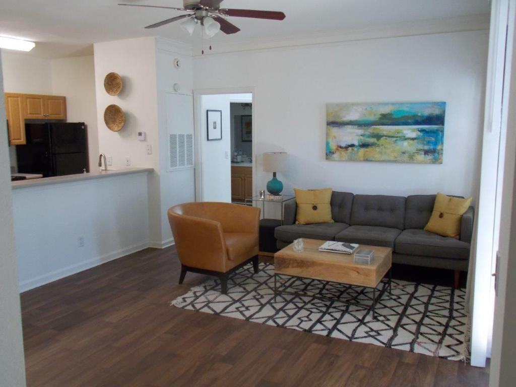 Polos at Hudson Corners - Photo 3 of 27