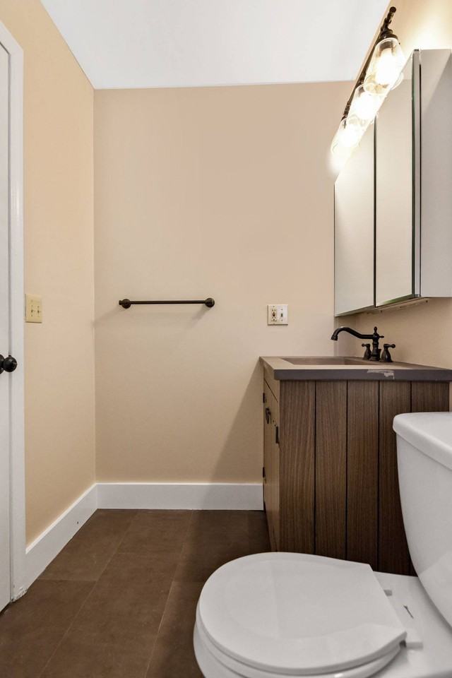 Retro 511 - Photo 5 of 24