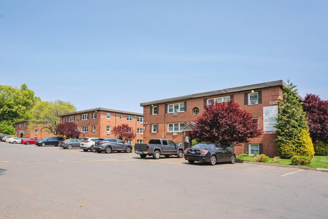 Springwood Gardens - Photo 3 of 25