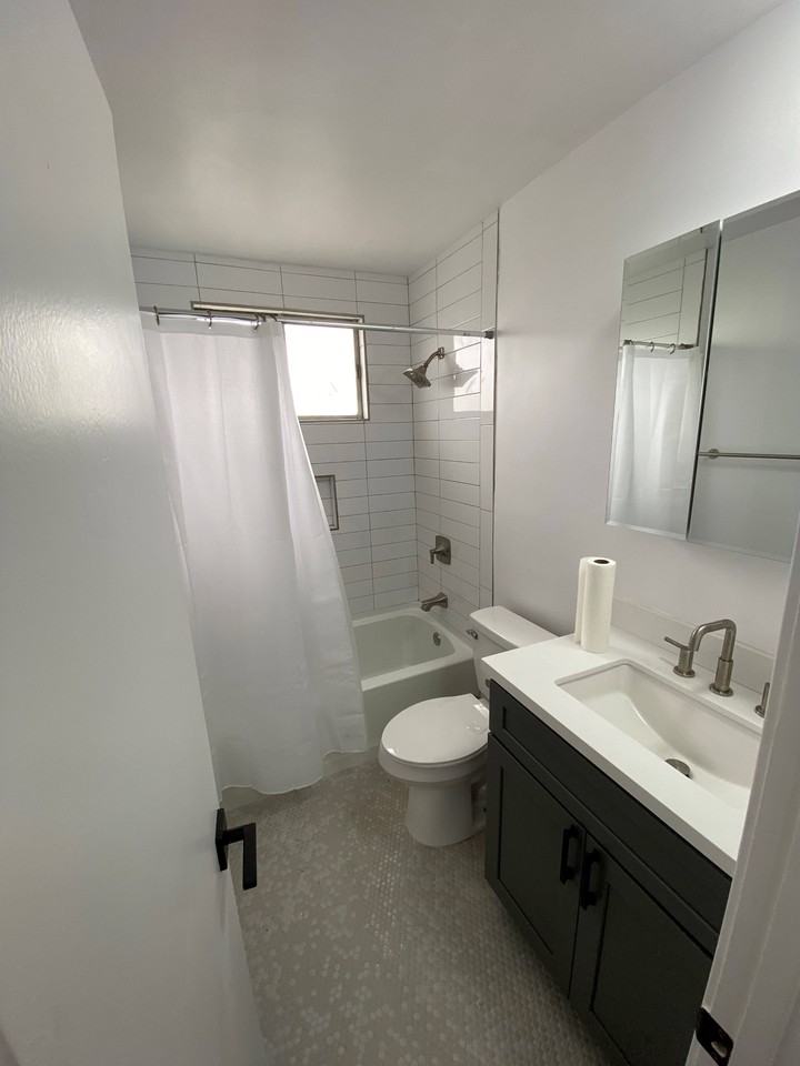 1165 N Normandie Partners, LLC. - Photo 7 of 7