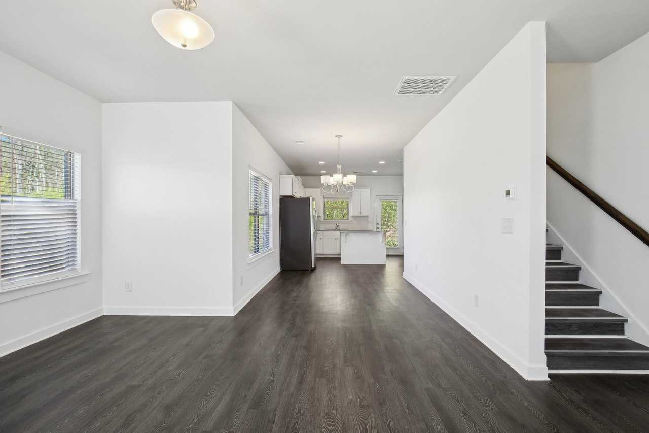 St James - Photo 6 of 27