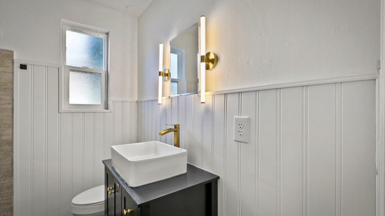 Mikael Ave - Photo 2 of 15